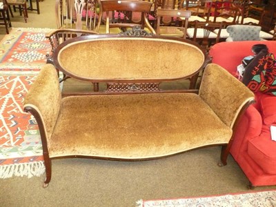 Lot 439 - An Edwardian mahogany two seater settee