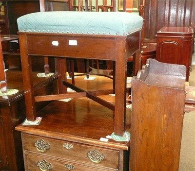 Lot 466 - A music seat and a small oak book case