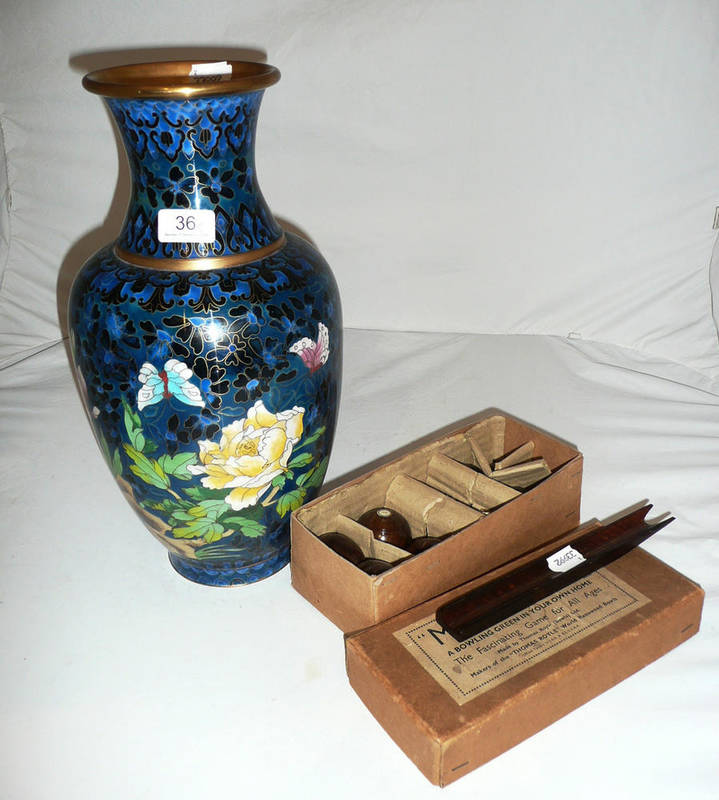 Lot 36 - Boxed set of mini bowls by Thomas Royale and a Chinese cloisonne vase (2)