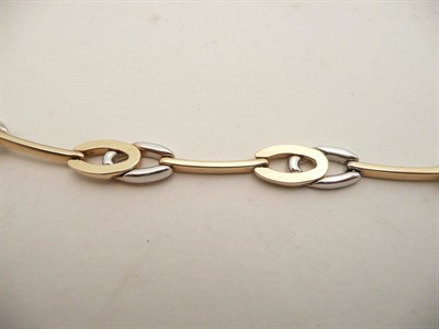 Lot 65 - A two colour necklace, hallmarked 9ct gold