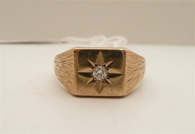 Lot 67 - 9ct gold and diamond ring