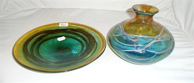 Lot 172 - An Art Glass vase and an Art Glass dish