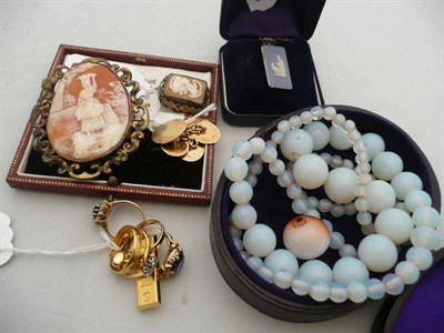 Lot 186 - Two cameo brooches, one pair 9ct gold cufflinks, one two stone ring, gold band, three rings, silver