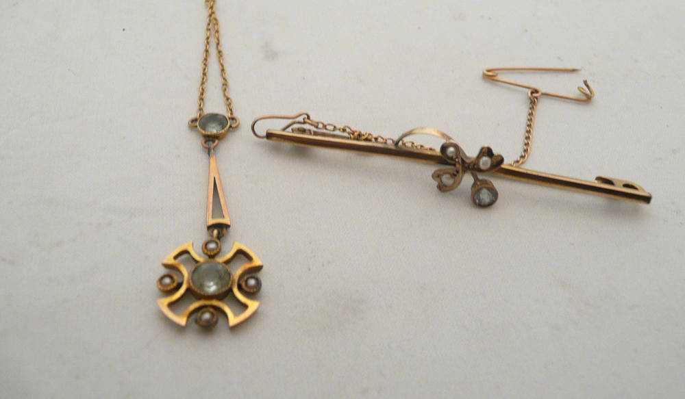 Lot 198 - A seed pearl-set bar brooch and an early 20th century pearl-set pendant on chain