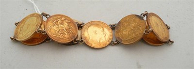 Lot 205 - Bracelet set with seven sovereigns