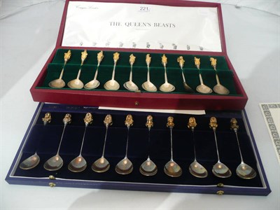 Lot 221 - Cased set of ten silver spoons 'The American Royal Family' and a cased set of ten silver spoons...