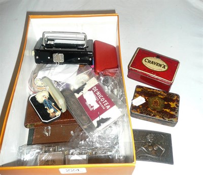 Lot 224 - Quantity of miscellanea including smokers accessories