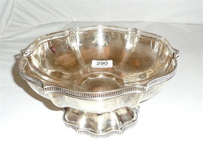 Lot 290 - A silver centre bowl, Sheffield 1970, Cooper Brothers and Sons