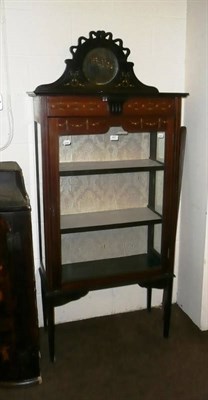 Lot 467 - Edwardian painted mahogany display cabinet