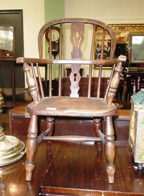 Lot 516 - Child's Windsor chair