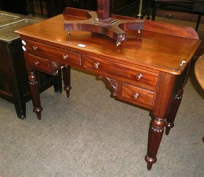 Lot 524 - A Victorian mahogany washstand