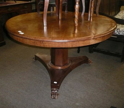 Lot 590 - A Victorian mahogany circular breakfast table