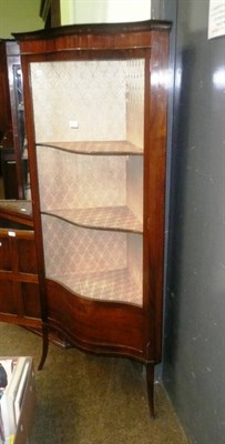 Lot 623 - Serpentine glazed corner cupboard