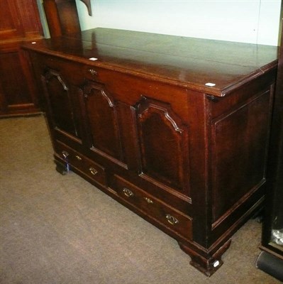 Lot 627 - 18th century oak mule chest