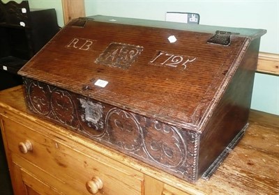 Lot 633 - Oak desk-top box