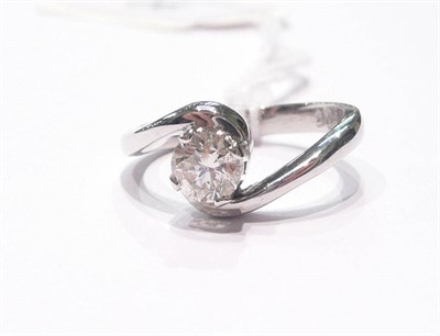 Lot 90 - A diamond solitaire twist ring, 0.50 carat approximately