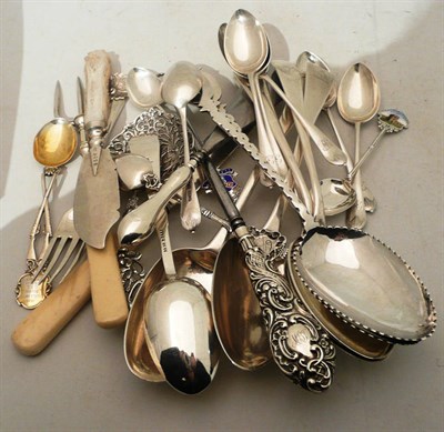 Lot 105 - Box of silver cutlery, etc