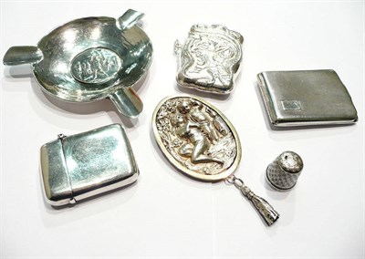 Lot 157 - Box of small silver including three vestas