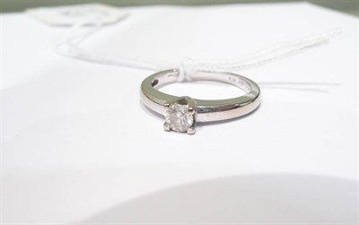 Lot 175 - An 18ct white gold diamond solitaire ring