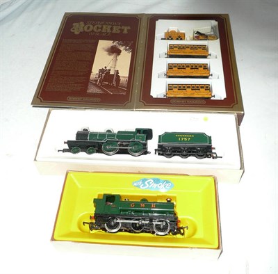 Lot 1019 - A Boxed Hornby 'OO' Gauge Stephenson's 'Rocket' Train Set R796, containing loco, tender and...