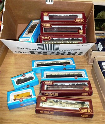 Lot 1036 - A Collection of Boxed Airfix 'OO' Gauge Trains, comprising Prairie Tank, two 1400 Class Tanks,...