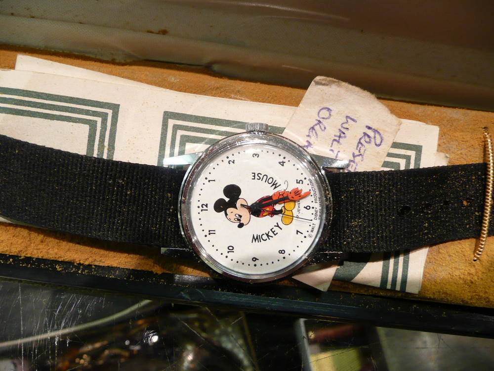 Lot 176 - A Mickey Mouse watch