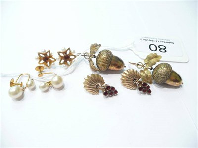 Lot 80 - A pair of 9ct gold seed pearl set earrings (a.f.), a pair of garnet earrings and two other pairs of