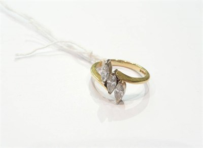 Lot 326 - Three stone diamond ring