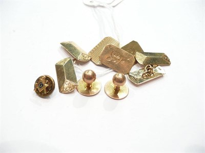 Lot 333 - Two pairs of 9ct gold cuff-links, a Masonic pin and two studs