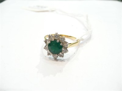 Lot 368 - Emerald and diamond cluster ring (emerald cracked)