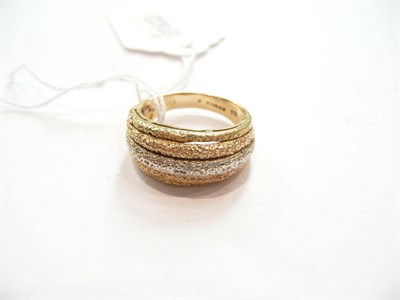 Lot 456 - An 18ct three colour gold ring