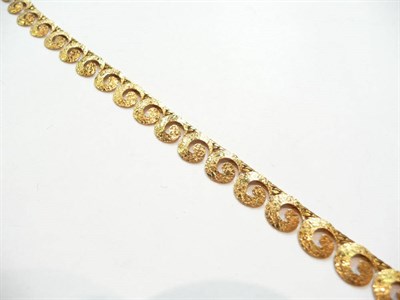 Lot 458 - A scroll necklace stamped '9KT'