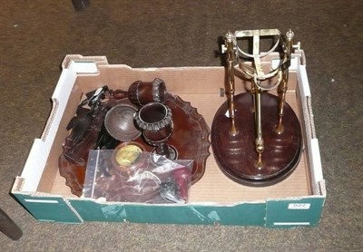 Lot 522 - A small quantity of treen and two cased Meerschaum pipes