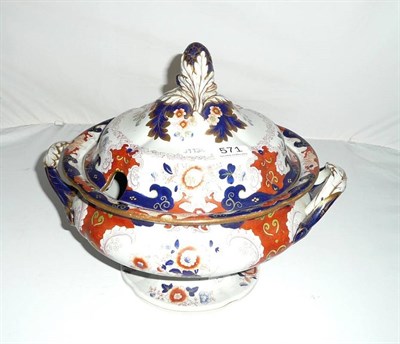 Lot 571 - Large ironstone tureen and cover