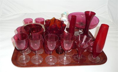 Lot 595 - Tray including assorted Victorian and later cranberry glass and a continental figure