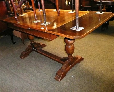 Lot 710 - Oak draw leaf table