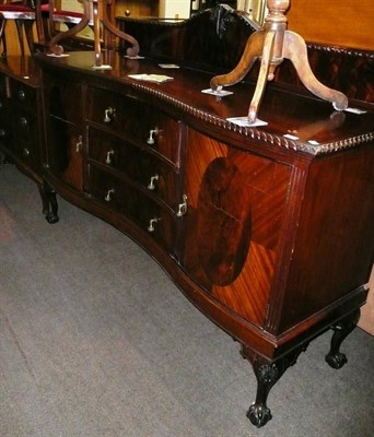 Lot 712 - Mahogany serpentine fronted sideboard