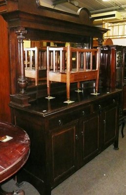 Lot 732 - An oak mirror backed sideboard