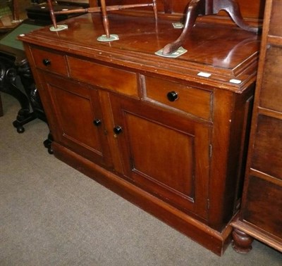 Lot 738 - Victorian mahogany sideboard