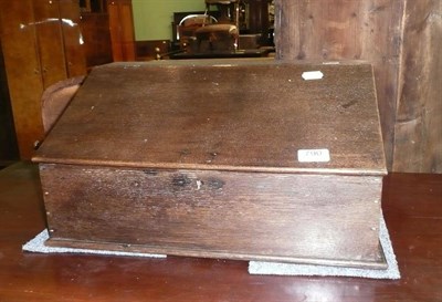 Lot 790 - Oak-hinged table box