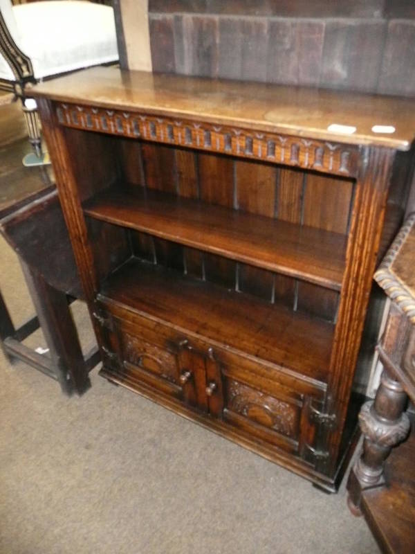 Lot 795 - Reproduction oak open bookcase