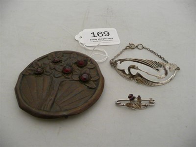 Lot 169 - An Arts & Crafts buckle set with cabochons, a bracelet and a brooch