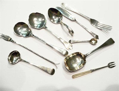 Lot 81 - Small quantity of silver flatware