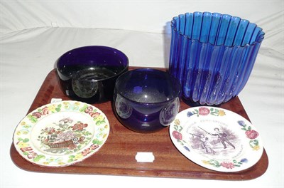 Lot 109 - Two childs plates, three blue glass bowls