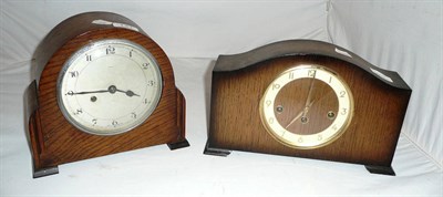 Lot 131 - Two oak mantel clocks (2)