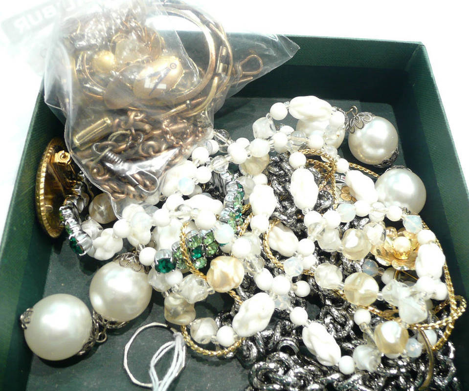 Lot 266 - A brooch frame, alberts, broken assorted jewellery, costume jewellery etc