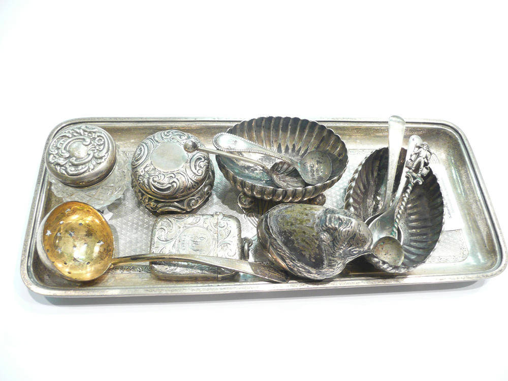 Lot 276 - Silver pen tray, silver 'chick' pin cushion and sundry small items