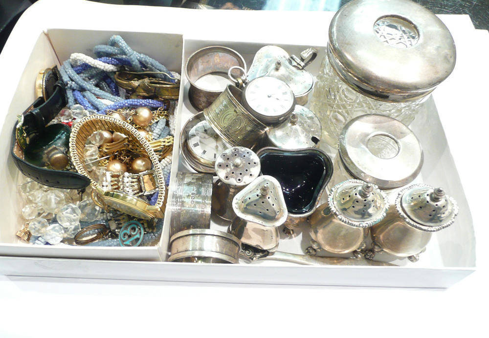 Lot 277 - Quantity of small silver, costume jewellery, etc
