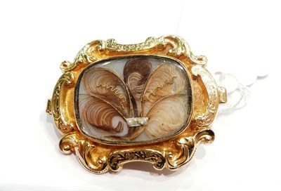 Lot 300 - A memorial brooch