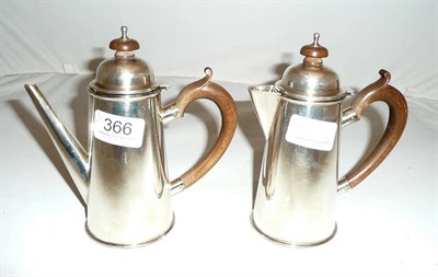 Lot 366 - A silver teapot and a silver coffee pot, Sheffield 1930